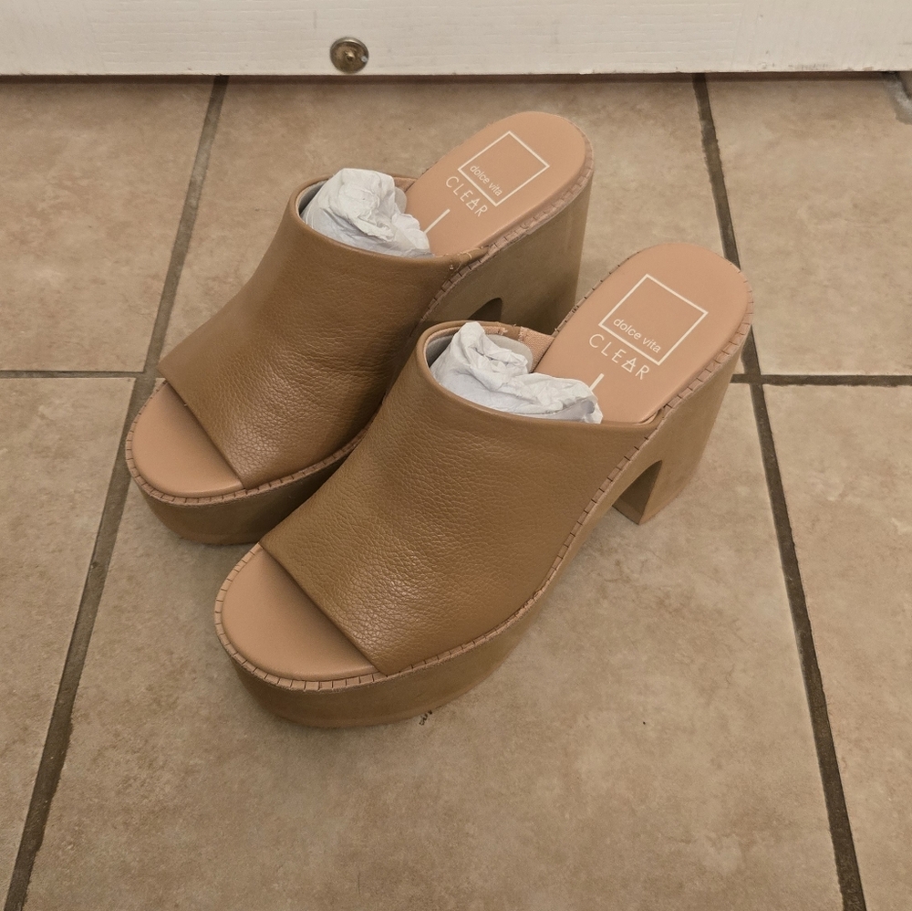 Dolce Vita Women's Tan Platform Mules